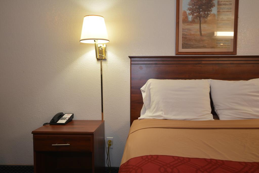 Econo Inn And Suites Oklahoma City Habitación foto